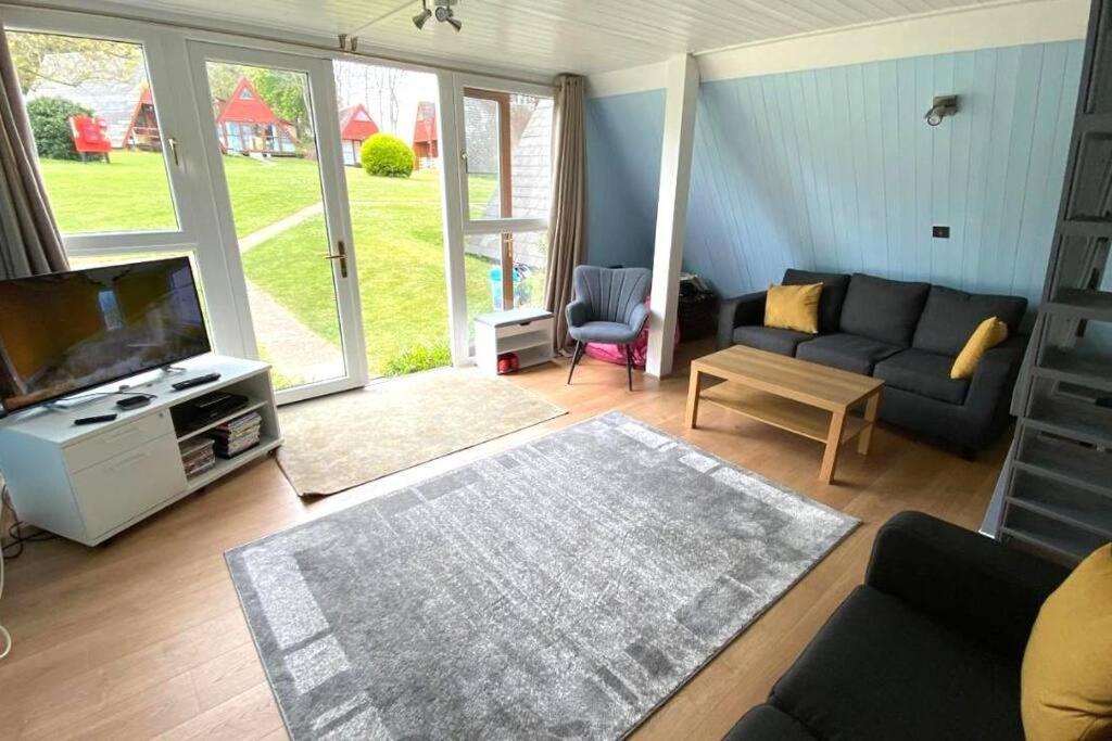 Вілла Front Line Chalet With Open Sea Views & Swimming Pool In Kingsdown No14 Екстер'єр фото